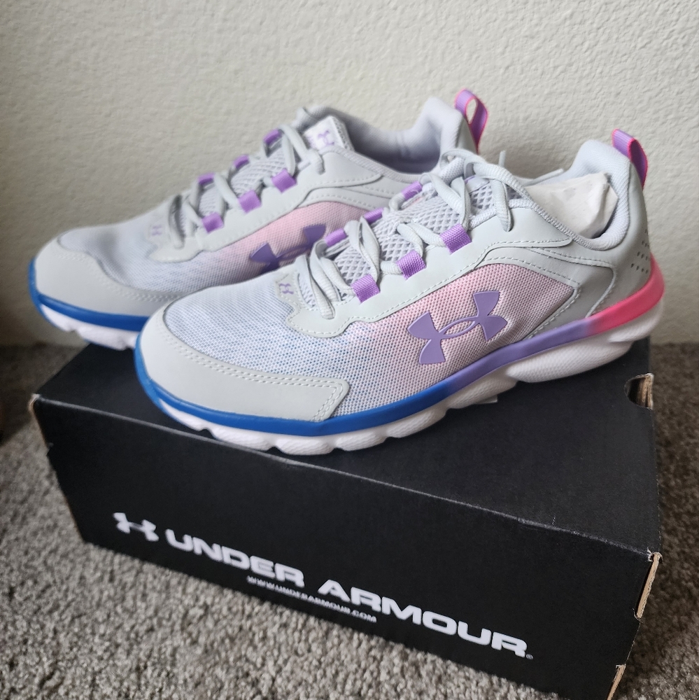 Under Armour Big Kid/Adult 7y Size 7 running shoes new